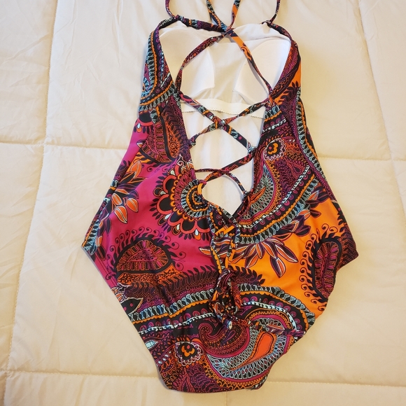 L/G bathing suit - Picture 2 of 3